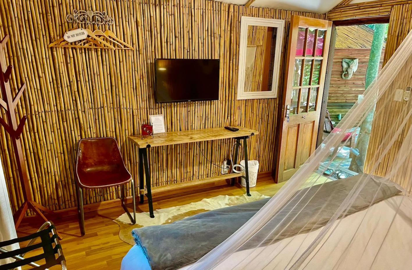 Iris Retreat & Island Day Spa Hartbeespoort Exteriör bild
