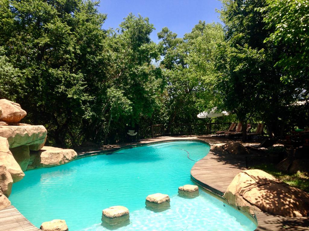 Iris Retreat & Island Day Spa Hartbeespoort Exteriör bild