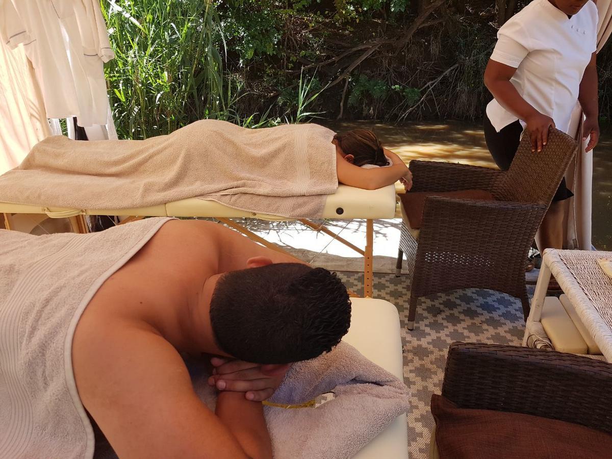 Iris Retreat & Island Day Spa Hartbeespoort Exteriör bild